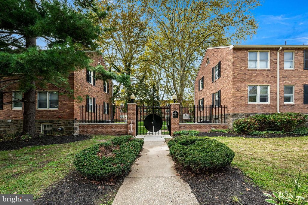 42 CONSHOHOCKEN STATE RD #4-C, BALA CYNWYD, PA 19004 — exterior