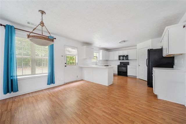 6906 Wynmeadow Drive, Stone Mountain, GA 30087
