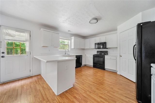 6906 Wynmeadow Drive, Stone Mountain, GA 30087