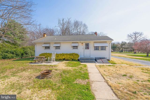 88 HUSTED STATION RD, Elmer, NJ 08318