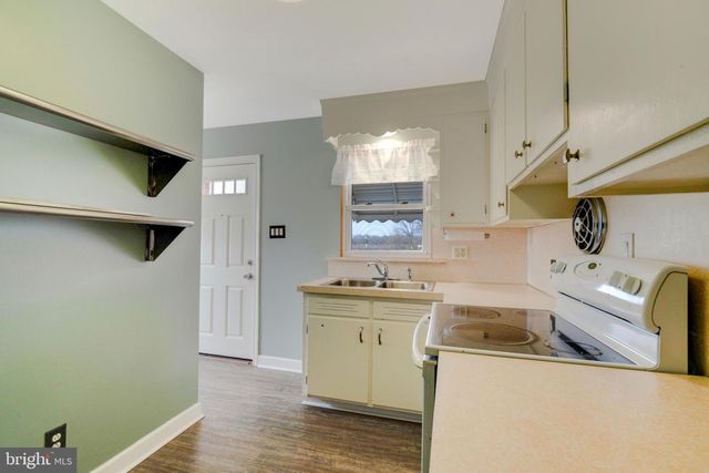 88 HUSTED STATION RD, Elmer, NJ 08318