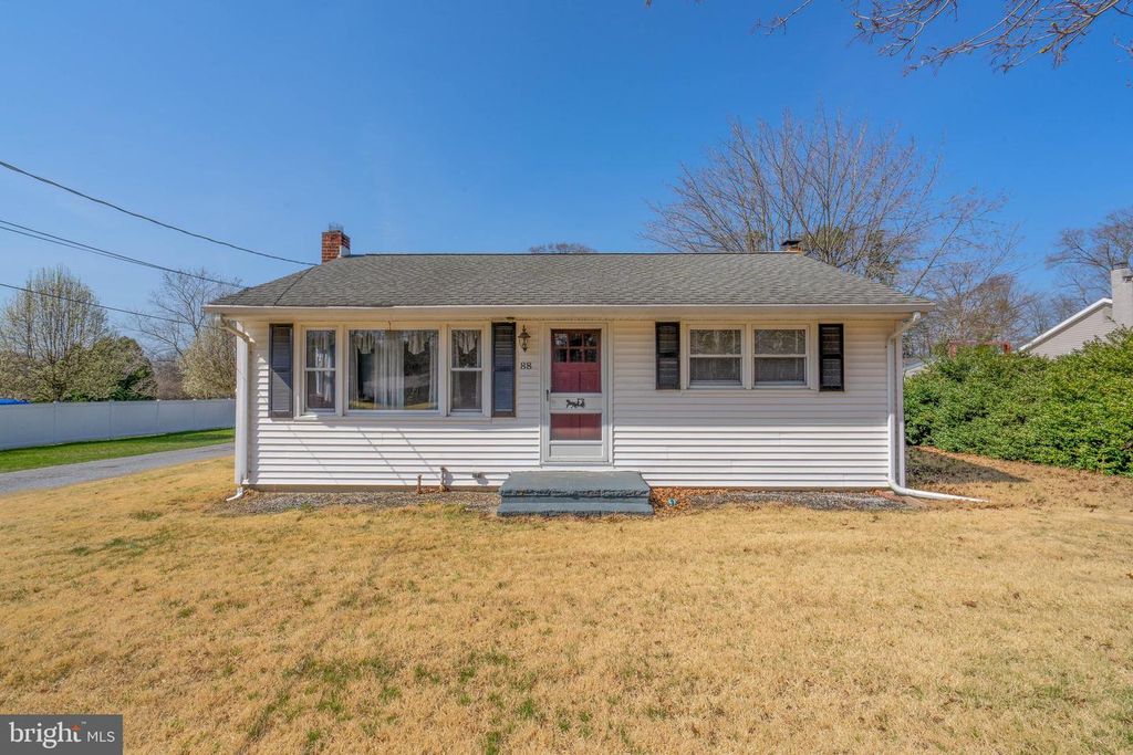 88 HUSTED STATION RD, Elmer, NJ 08318