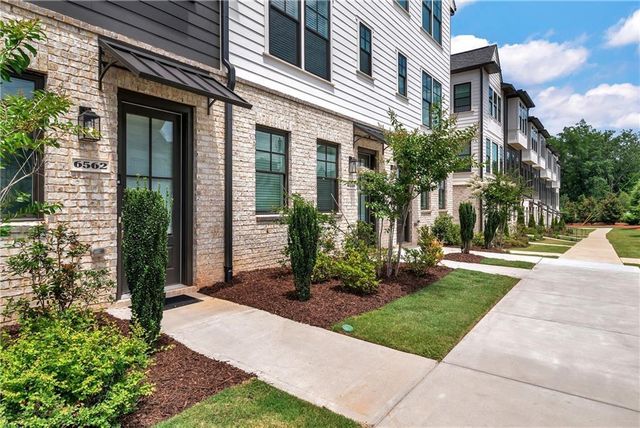 6562 Beacon Drive, Atlanta, GA 30328