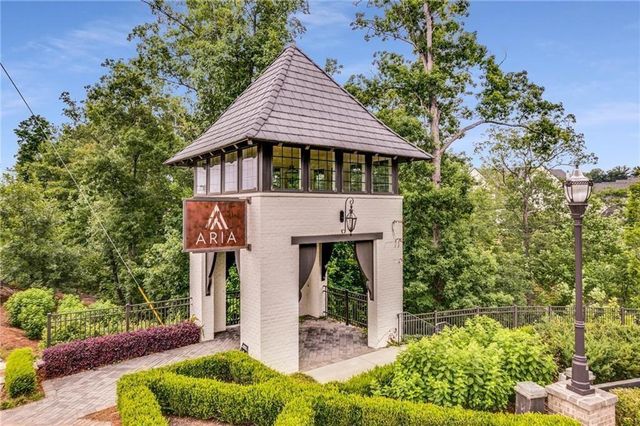6562 Beacon Drive, Atlanta, GA 30328