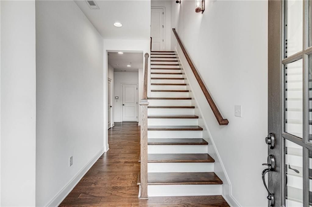 6562 Beacon Drive, Atlanta, GA 30328