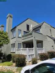 2753 East Ct, Richmond, CA 94806