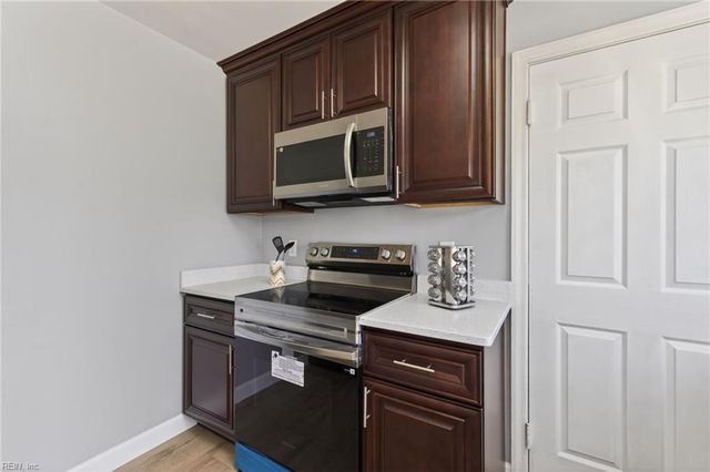19 Saint Albans DR, Hampton, VA 23669