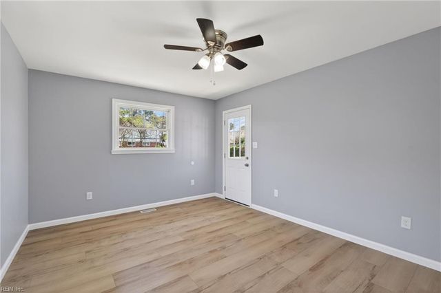 19 Saint Albans DR, Hampton, VA 23669