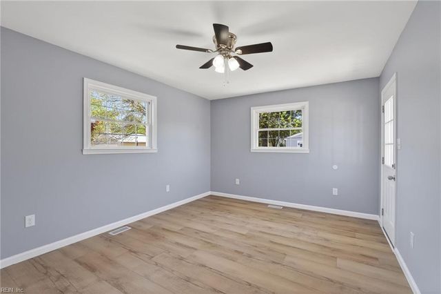 19 Saint Albans DR, Hampton, VA 23669