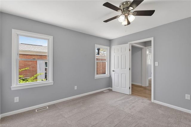 19 Saint Albans DR, Hampton, VA 23669