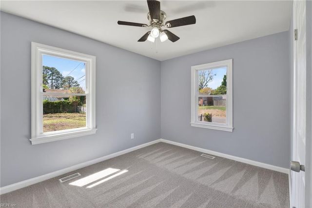 19 Saint Albans DR, Hampton, VA 23669