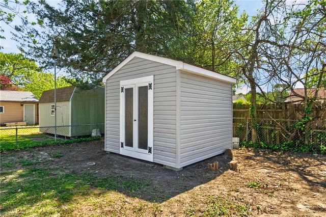 19 Saint Albans DR, Hampton, VA 23669