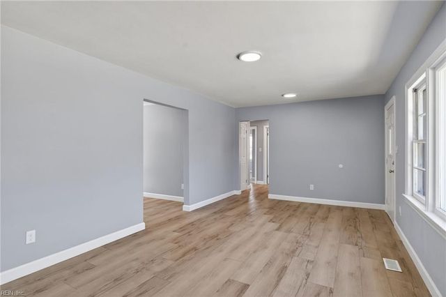 19 Saint Albans DR, Hampton, VA 23669