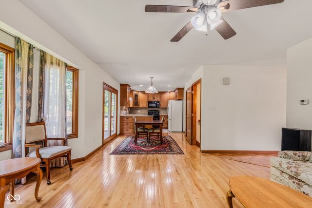 6064 Acorn Drive, Columbus, IN 47201