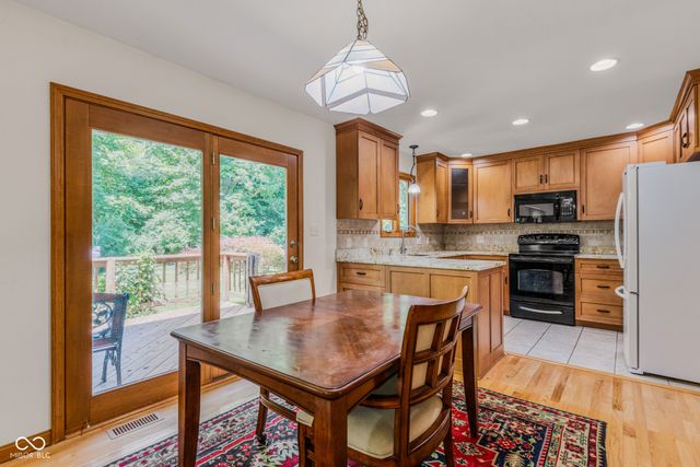 6064 Acorn Drive, Columbus, IN 47201