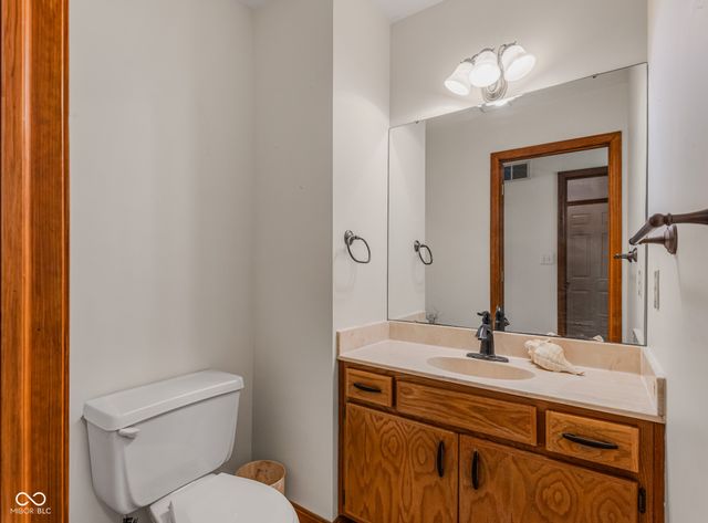 6064 Acorn Drive, Columbus, IN 47201