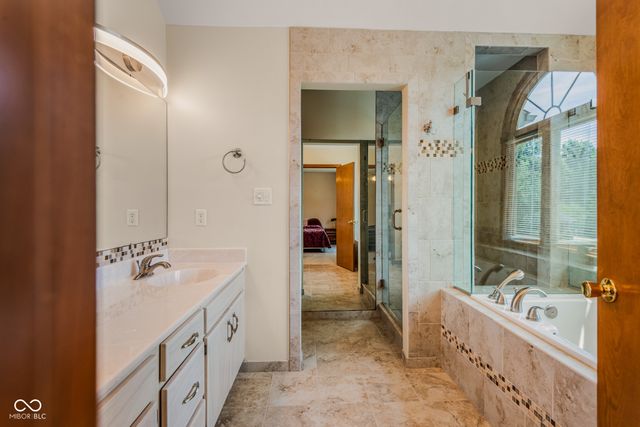 6064 Acorn Drive, Columbus, IN 47201