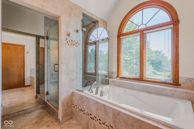 6064 Acorn Drive, Columbus, IN 47201
