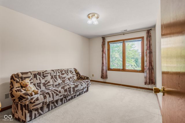6064 Acorn Drive, Columbus, IN 47201