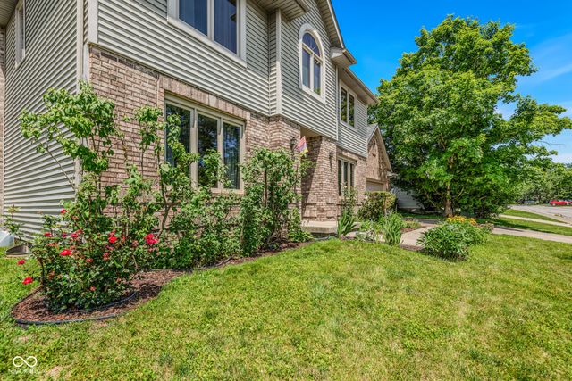 6064 Acorn Drive, Columbus, IN 47201