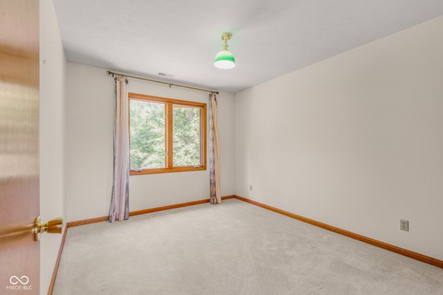 6064 Acorn Drive, Columbus, IN 47201