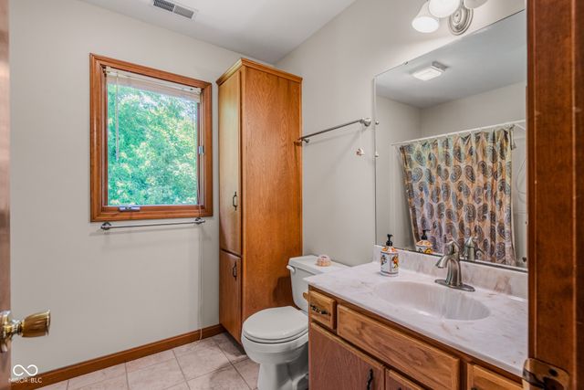 6064 Acorn Drive, Columbus, IN 47201