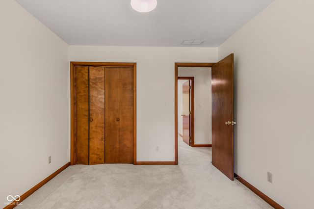 6064 Acorn Drive, Columbus, IN 47201