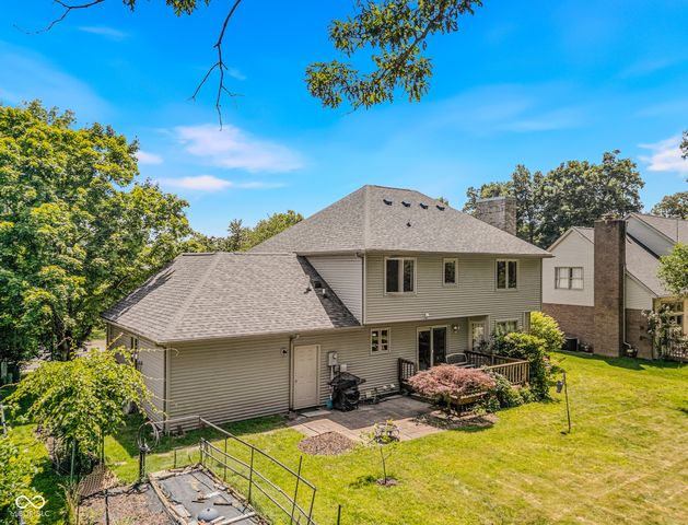 6064 Acorn Drive, Columbus, IN 47201