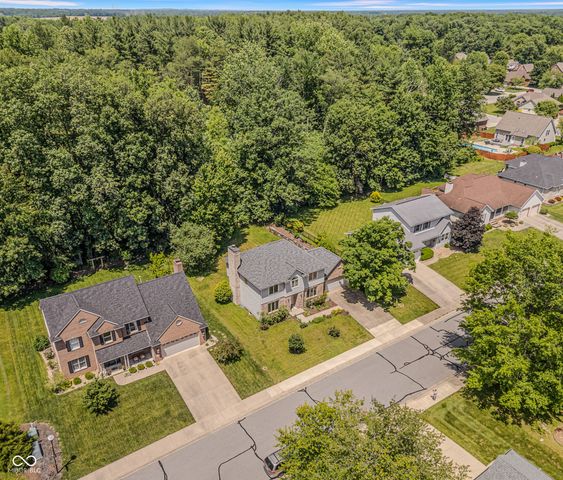 6064 Acorn Drive, Columbus, IN 47201
