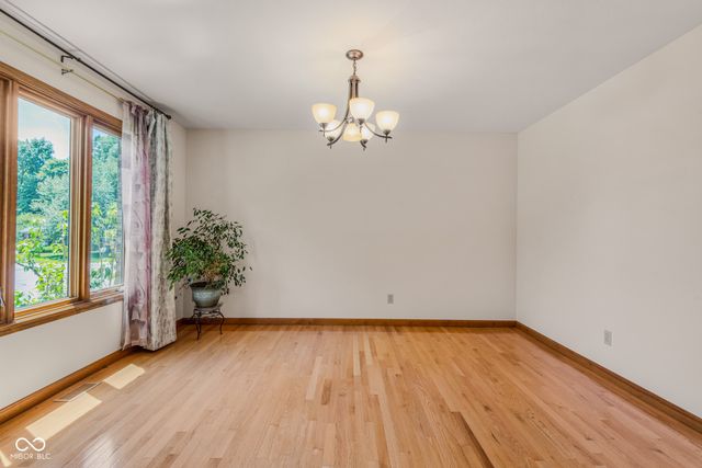 6064 Acorn Drive, Columbus, IN 47201