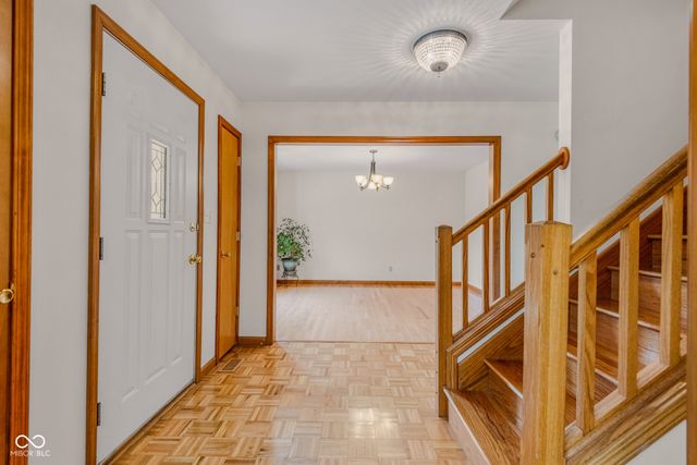 6064 Acorn Drive, Columbus, IN 47201