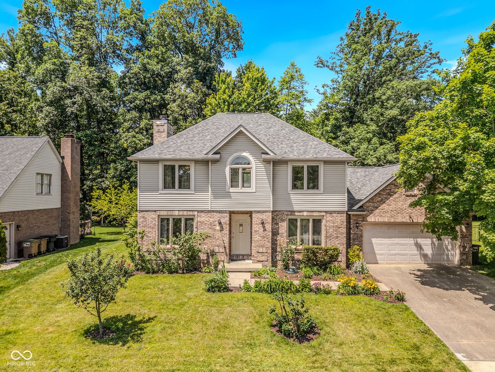 6064 Acorn Drive, Columbus, IN 47201
