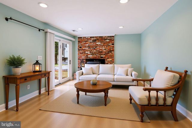 1215 HOLMEWOOD DR, Pasadena, MD 21122