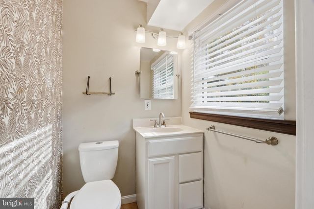 1215 HOLMEWOOD DR, Pasadena, MD 21122