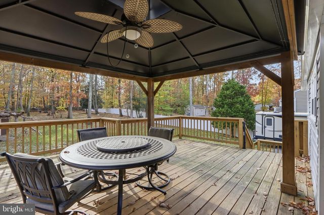 1215 HOLMEWOOD DR, Pasadena, MD 21122