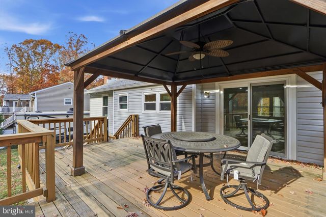 1215 HOLMEWOOD DR, Pasadena, MD 21122