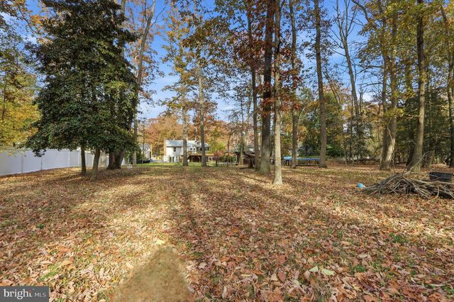 1215 HOLMEWOOD DR, Pasadena, MD 21122