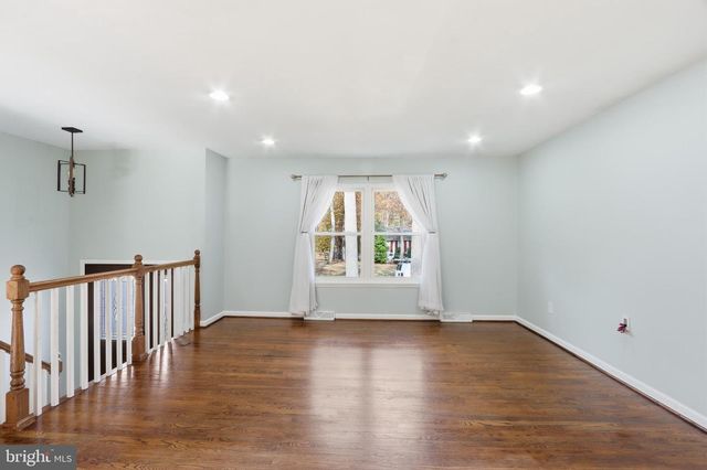 1215 HOLMEWOOD DR, Pasadena, MD 21122