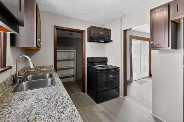 562 S Ogden Avenue, Columbus, OH 43204