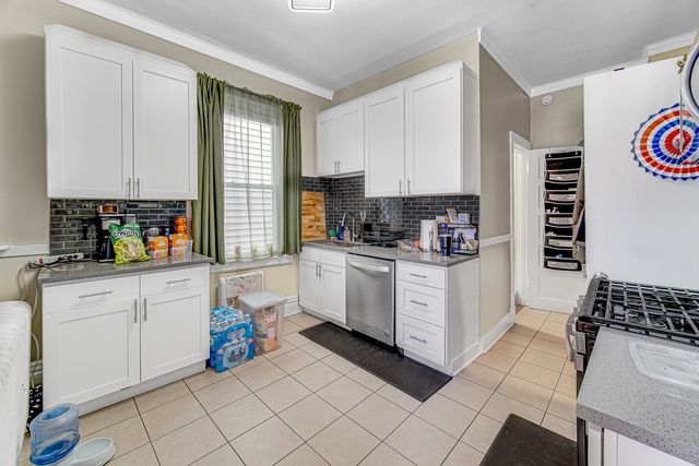 4824 W Byron Street, Chicago, IL 60641
