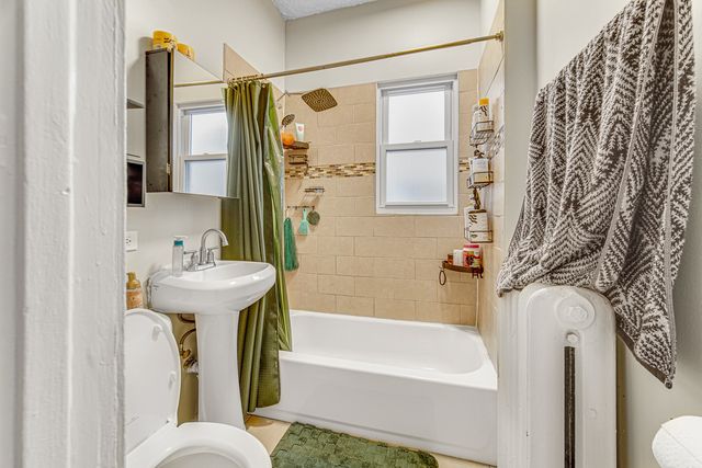 4824 W Byron Street, Chicago, IL 60641