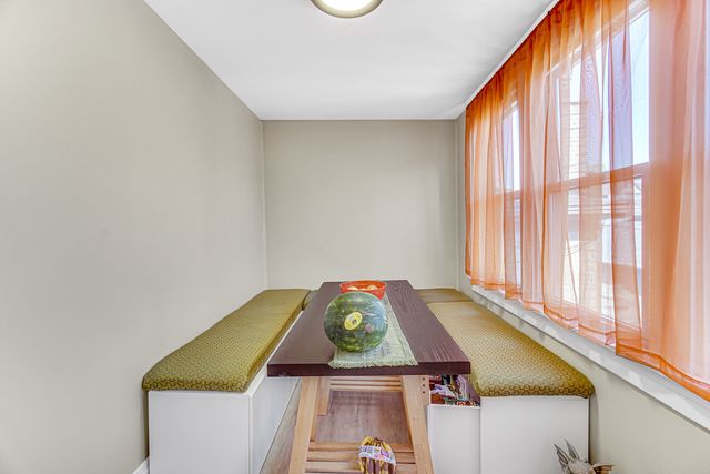 4824 W Byron Street, Chicago, IL 60641