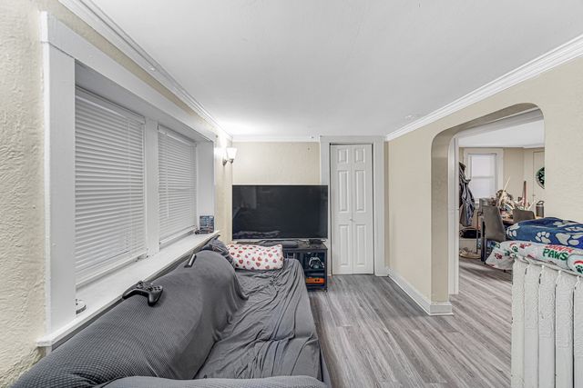 4824 W Byron Street, Chicago, IL 60641