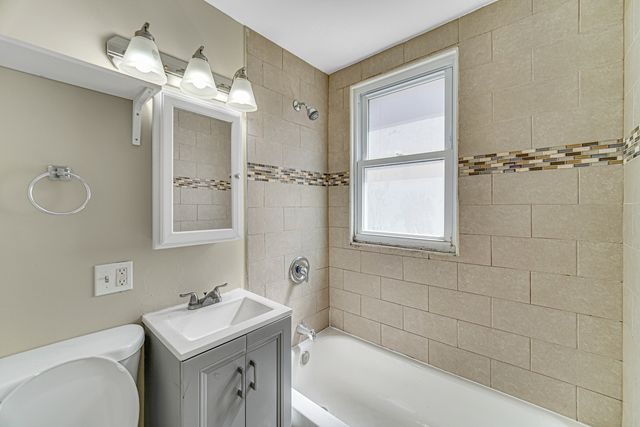 4824 W Byron Street, Chicago, IL 60641