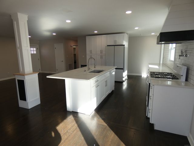 6 Greenfield Drive, Ansonia, CT 06401