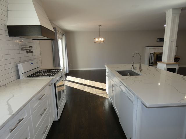 6 Greenfield Drive, Ansonia, CT 06401