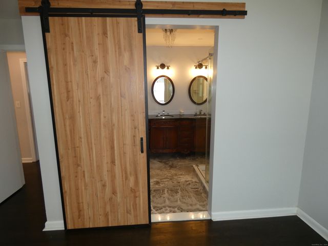 6 Greenfield Drive, Ansonia, CT 06401