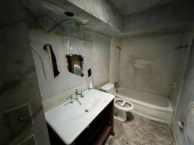 2663 Marilee Lane, Houston, TX 77057