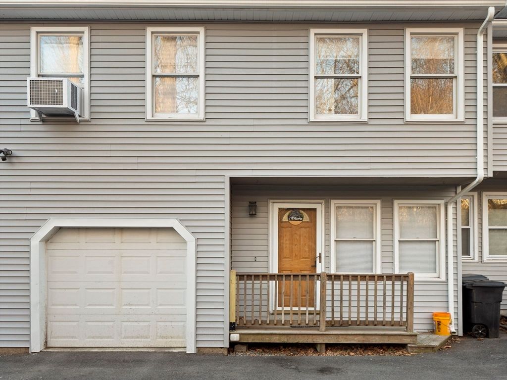 84 10th St 5, Lowell, MA 01850