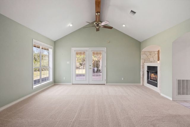 111 N Cloud Dr, Kerrville, TX 78028